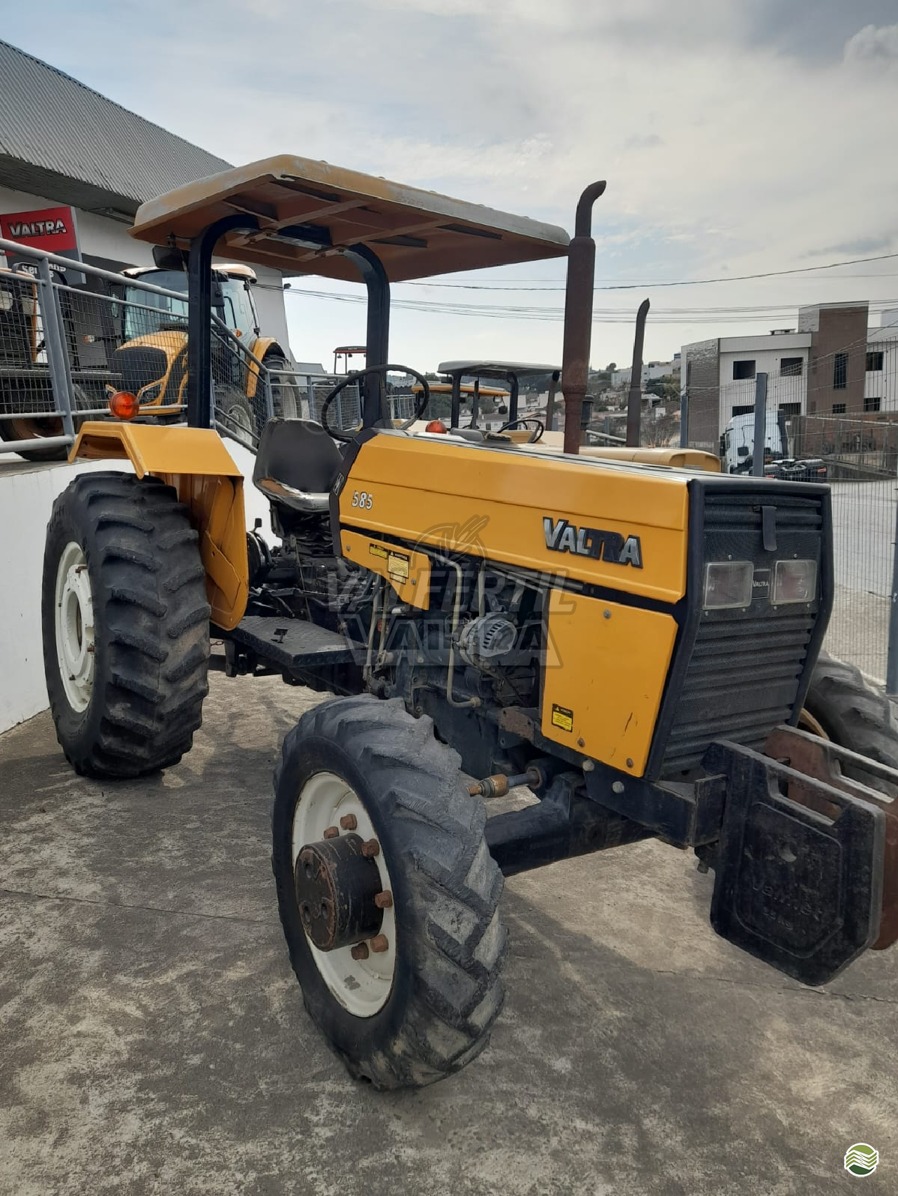 TRATOR VALTRA VALTRA 585 Tração 4x4 Valfértil Máquinas Agrícolas - Valtra MAFRA SANTA CATARINA SC
